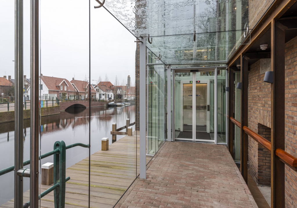 Glazen lift Raadshuis Aalsmeer